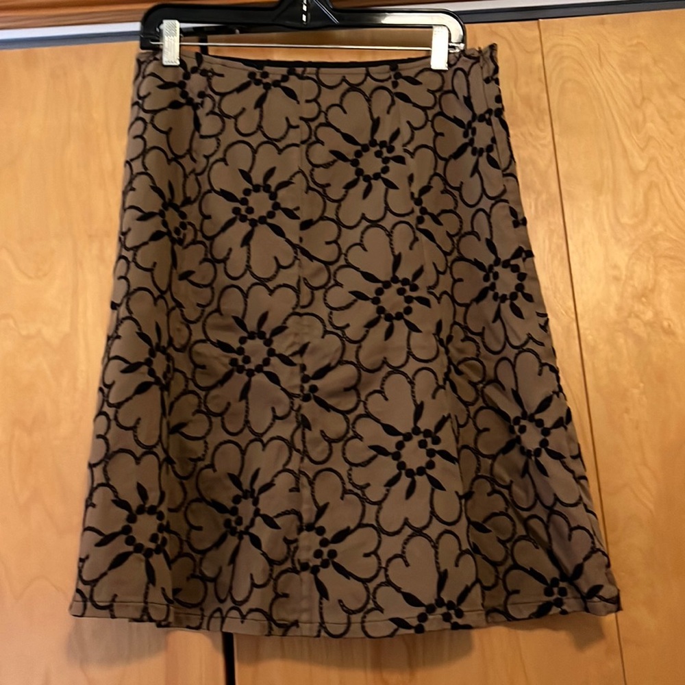 Embroidered lined skirt